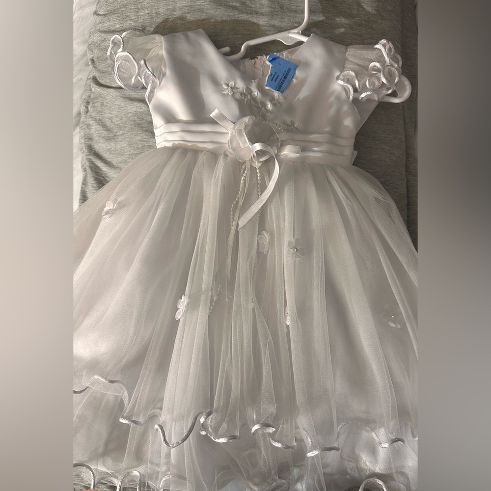 Elegant White Kids Dress with Floral Accents